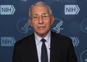 Il dottor Fauci ammette che i vaccini non hanno funzionato come pubblicizzato e che oggi i vaccinati sono in pericolo