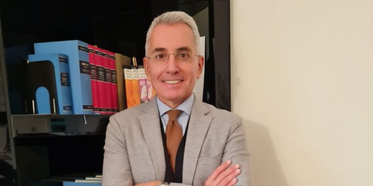 Approvata la legge che permette la conservazione dei Green Pass: il Garante viene pretermesso insieme alle norme UE – di Lorenzo Tamos