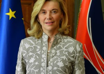 Ecco perchè Elisabetta Belloni al Quirinale non s’ha da fare: ha la Legion d’Onore Francese!