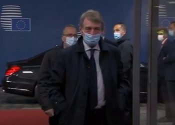 Muore David Sassoli, ricoverato il 15 settembre scorso, per disfunzioni al sistema immunitario (nota: era vaccinato anti-COVID e solo DOPO prese una polmonite)