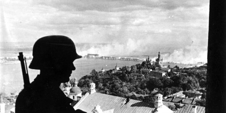 L’EU ha bisogno di una guerra per salvare se stessa e l’€uro, in Ucraina (i nazisti non se ne sono mai andati)