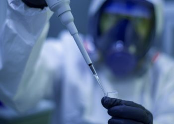 Gli USA hanno appena ammesso che l’Ucraina ha “laboratori di ricerca biologica”?