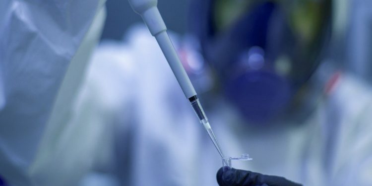 Gli USA hanno appena ammesso che l’Ucraina ha “laboratori di ricerca biologica”?