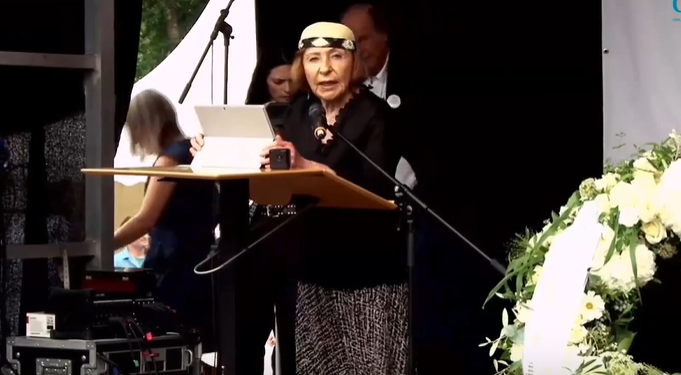 Questa volta non ci saranno soccorritori, a meno che tutti noi non resistiamo. Mai più è adesso.