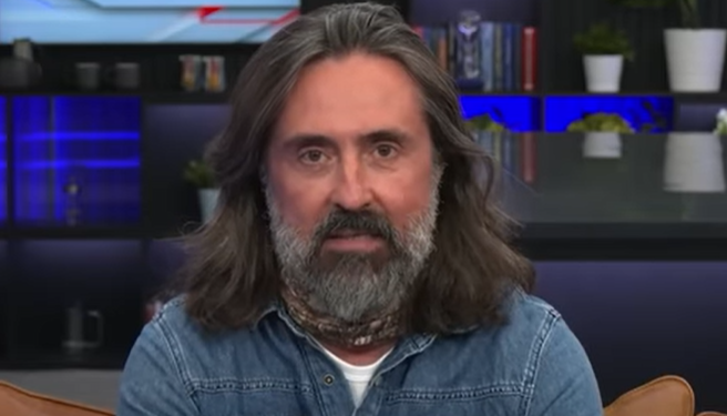 È dura ammettere di essere stati ingannati, ma bisogna aprire gli occhi