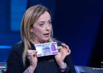 Se dagli USA, ossia nel mondo, Giorgia Meloni diventa il paladino che attacca la Francia sul Franco CFA