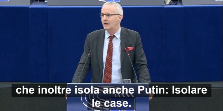 Se politici stranieri sponsorizzano dall’EU il salasso fiscale-energetico proprio in Italia…