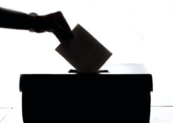 In Italia con meno del 20% dei voti, governi. Così le famiglie dei moderni Don Rodrigo si votano tra loro uccidendo la democrazia