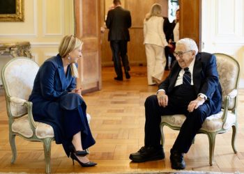 Per quale folle ragione in EU si annientano salvifici trade surplus con gli USA con enormi e suicidari trade deficit con la Cina?