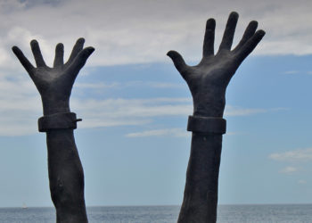 Lo strano caso dell’assenza di salario minimo e sussidio di disoccupazione a livelli decenti in Italia