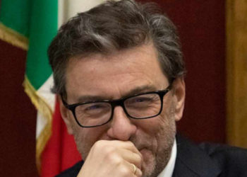 I partiti atlantici cancellano  il MES/ESM (con M5S e FdI). La Lega/Renzusconi voleva votarlo “ma non è aria”. E Salvini appoggia Giorgetti