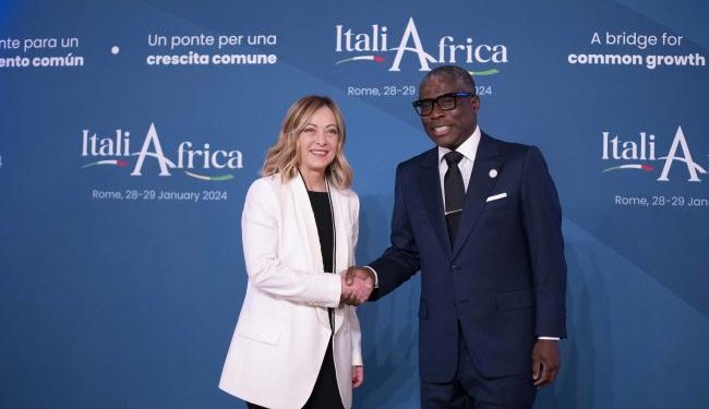 La Germania fa pressione al Niger affinché venda uranio alla Francia (a prezzi ragionevoli)