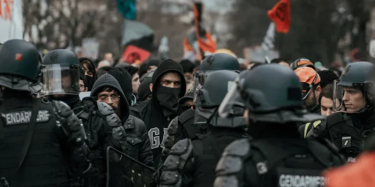 L’EU a due velocità: come la Francia vorrebbe salvare i privilegi della €Republique tanto cara alle elites di Parigi