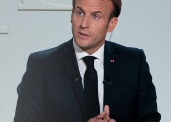 Macron e la Francia vogliono la guerra in Ucraina per salvare l’euro. Ossia i privilegi di Parigi