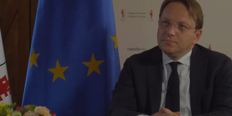 L’EU vuole la guerra in Europa: il commissario EU Oliver Varhelyi minaccia il premier Giorgiano di fare la tragica fine di Robert Fico