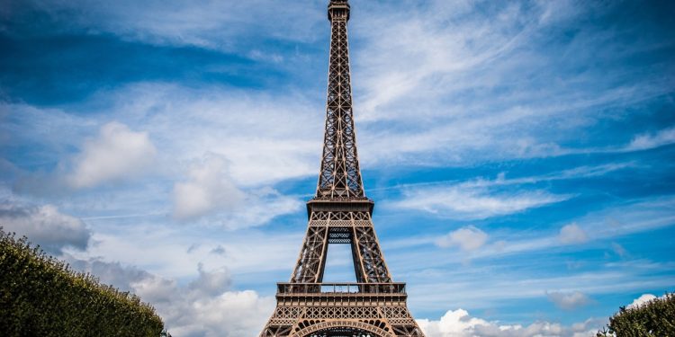 La Francia verso il suo governo Monti?