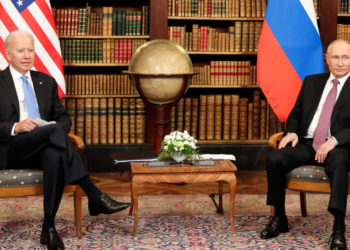 Iran che finge di contrattaccare contro Israele, Putin che “non è più lui” e disgelo USA-Russia: a che punto è la notte?