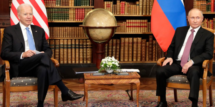 Iran che finge di contrattaccare contro Israele, Putin che “non è più lui” e disgelo USA-Russia: a che punto è la notte?