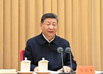 Xi verrà epurato dal PCC? I dazi di Trump fermano l’attività economica in Cina, iniziano le prime proteste