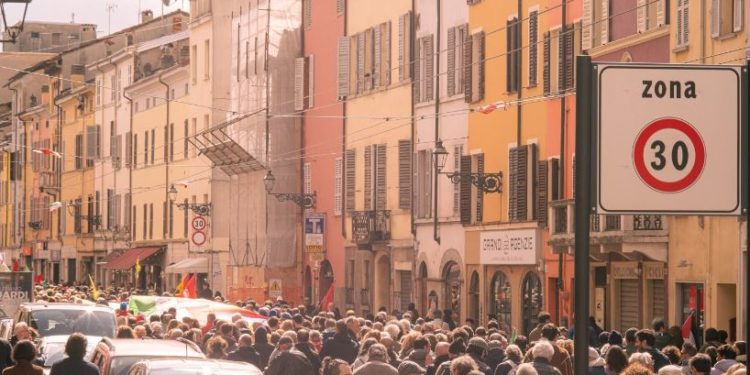 Il tragico caso della nuova legge Italiana sulla Cittadinanza voluta da Davos per l’Italia (e avallata da Giorgia Meloni!)