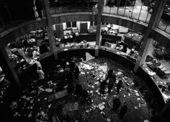 Se l’influente giornale “Politico” inizia a parlare di Regime Change “anti-elite” in Europa… (chi la fa, l’aspetti)