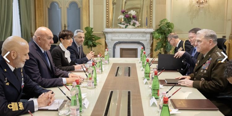 Il ministro Crosetto ammette che il governo sta andando contro l’opinione pubblica (una rarità!)